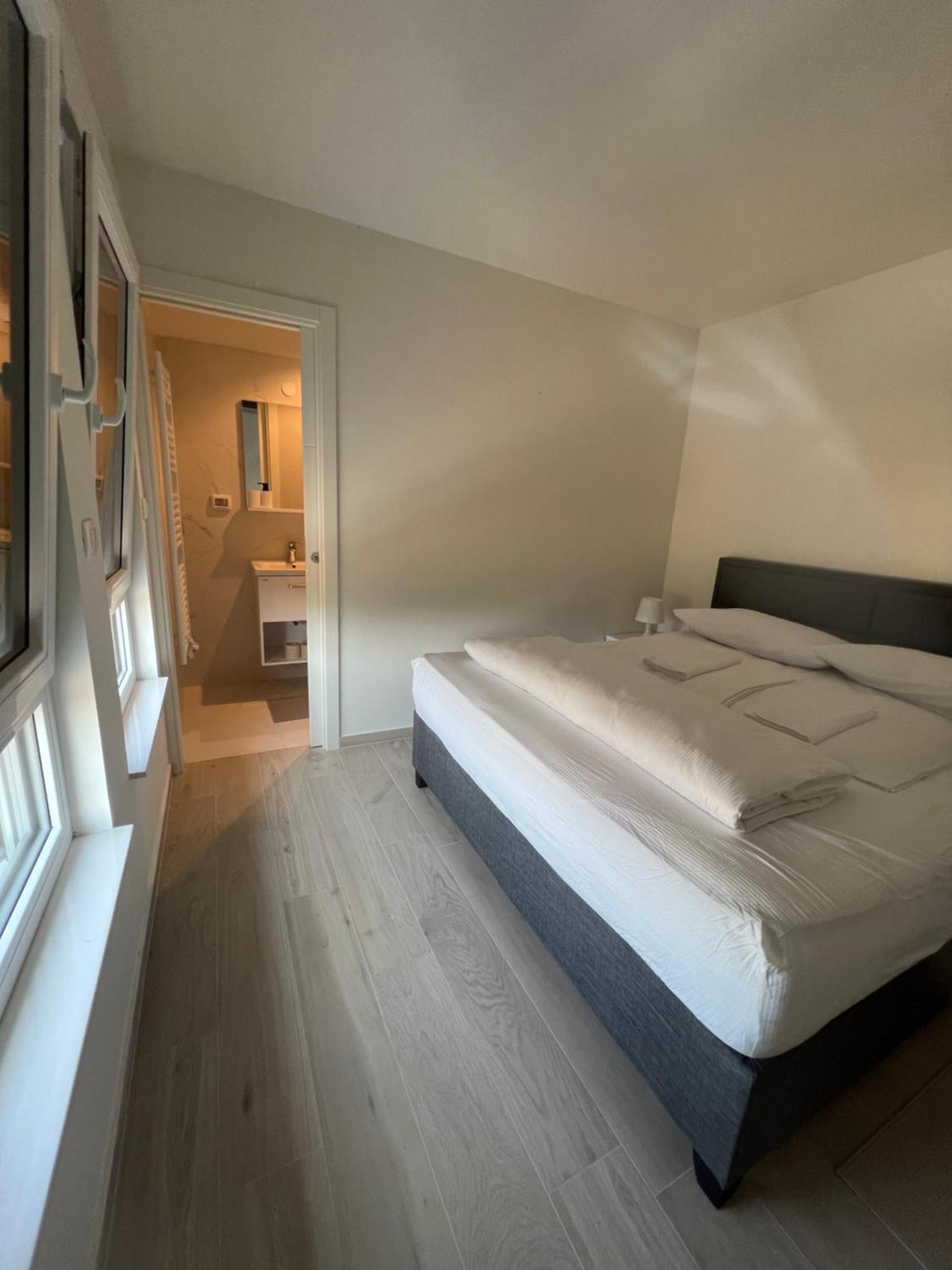 Baden Resort Basanija, Umag-With Sea View, Parking And 300M From The Beach ภายนอก รูปภาพ