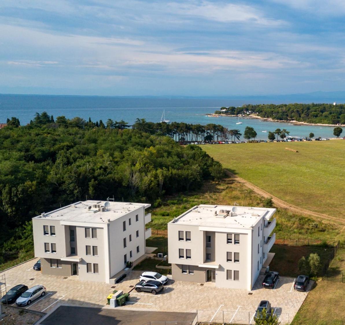 Baden Resort Basanija, Umag-With Sea View, Parking And 300M From The Beach ภายนอก รูปภาพ